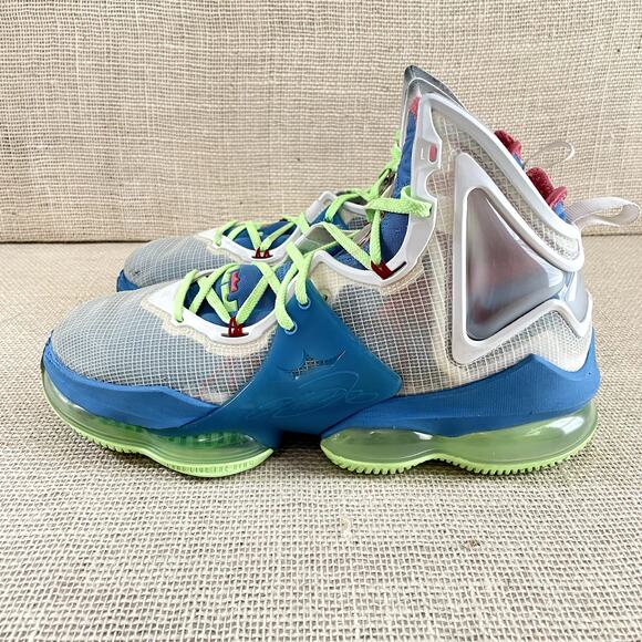 Nike LeBron 19 Tropical Basketball Sneakers High Tops DC9339-400, Men's‎ 9.5 - Picture 8 of 15